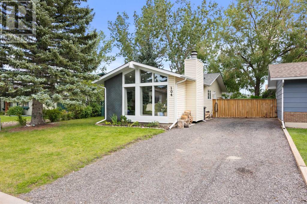104 Thorson Crescent