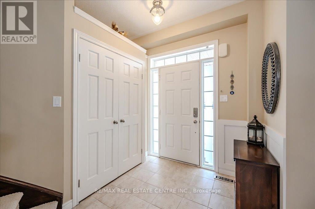 917 FUNG PLACE