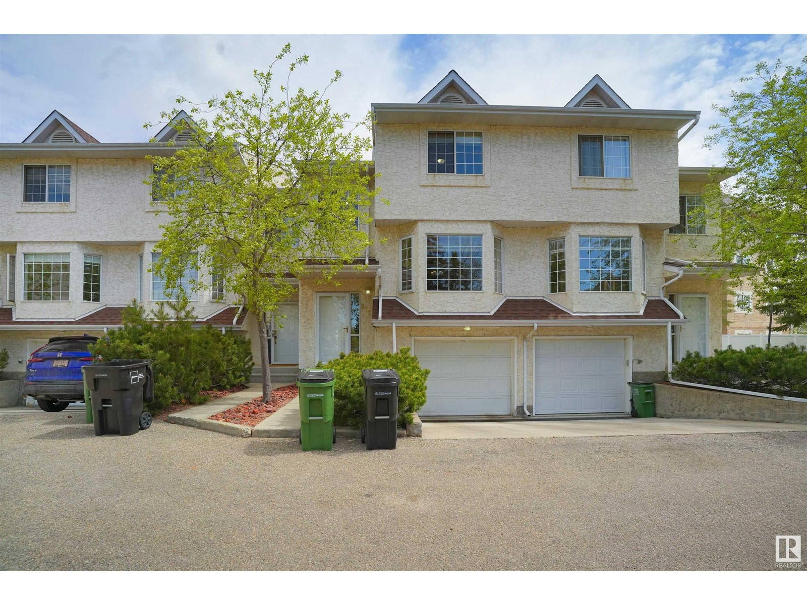 9761 176 ST NW