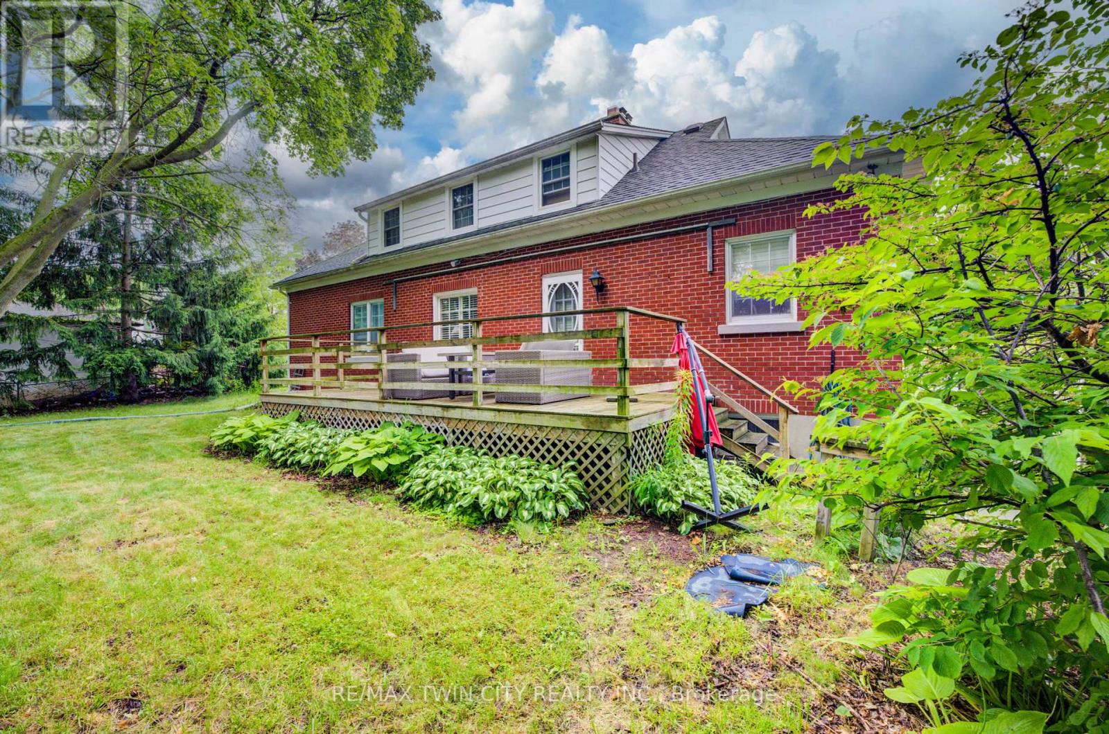 250 BRIDGEPORT ROAD E