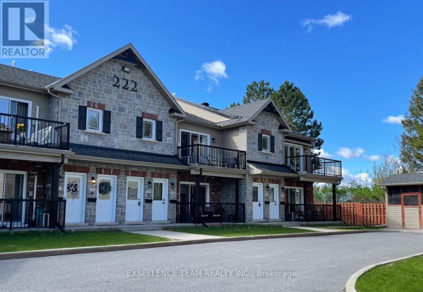 Photo 1 of 34 — 201 - 222 FIRST STREET E Unit 201, Cornwall, ON K6H0G2