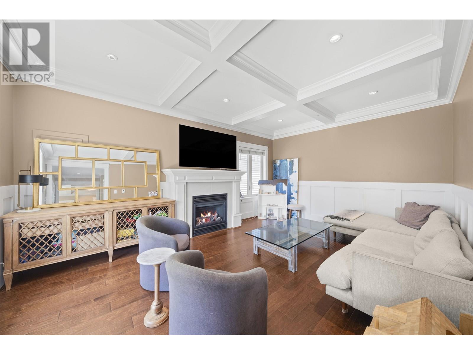 2575 W 7TH AVENUE