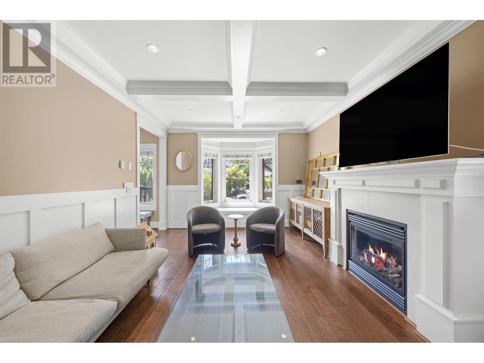 2575 W 7TH AVENUE