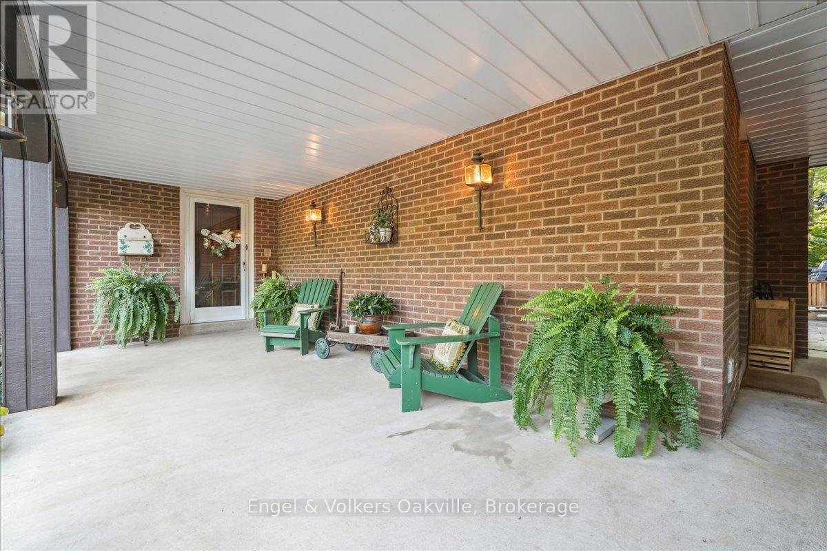 250 GATESTONE AVENUE