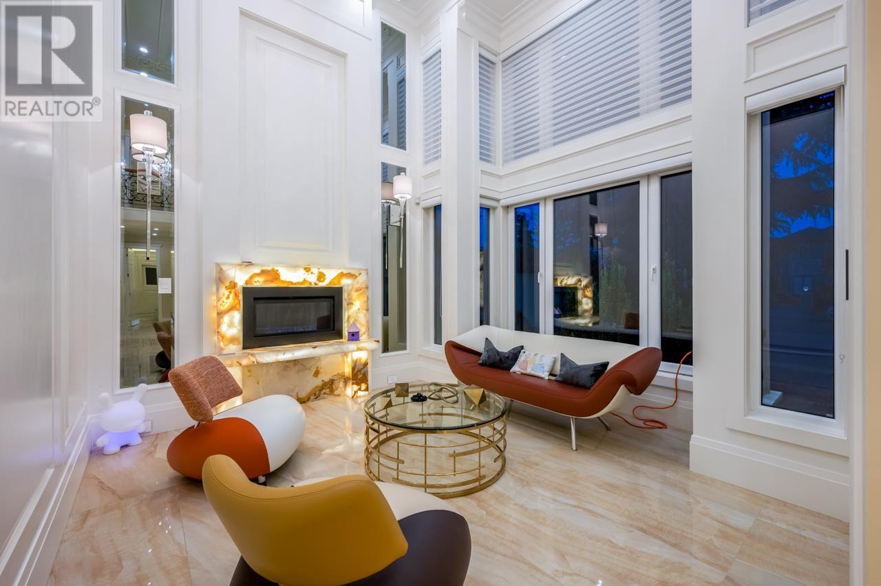 7431 SUNNYMEDE CRESCENT