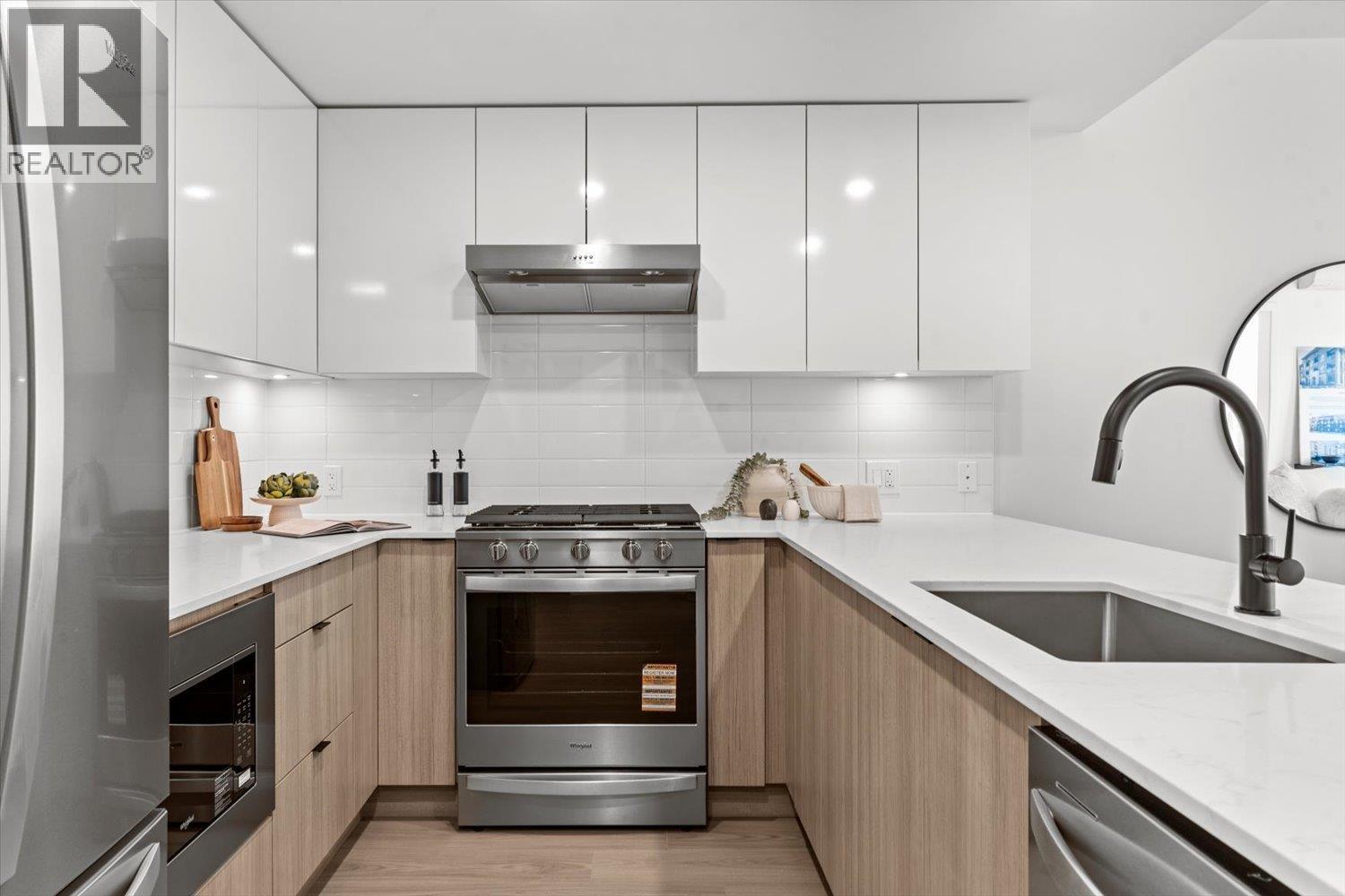 101 2277 HAWTHORNE AVENUE