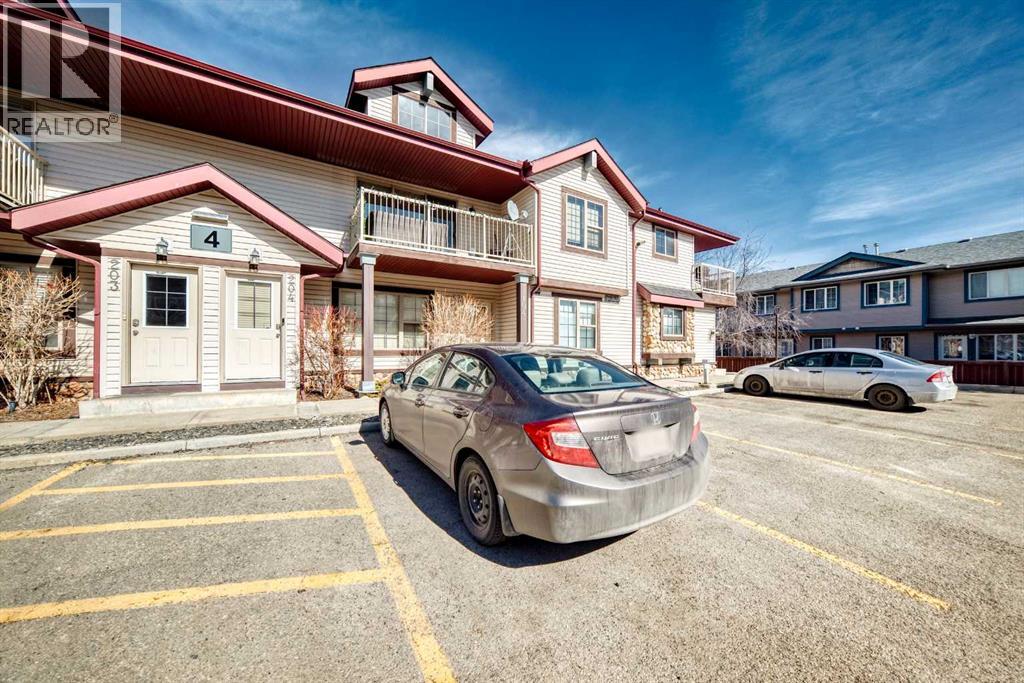 203, 4 Everridge Square SW