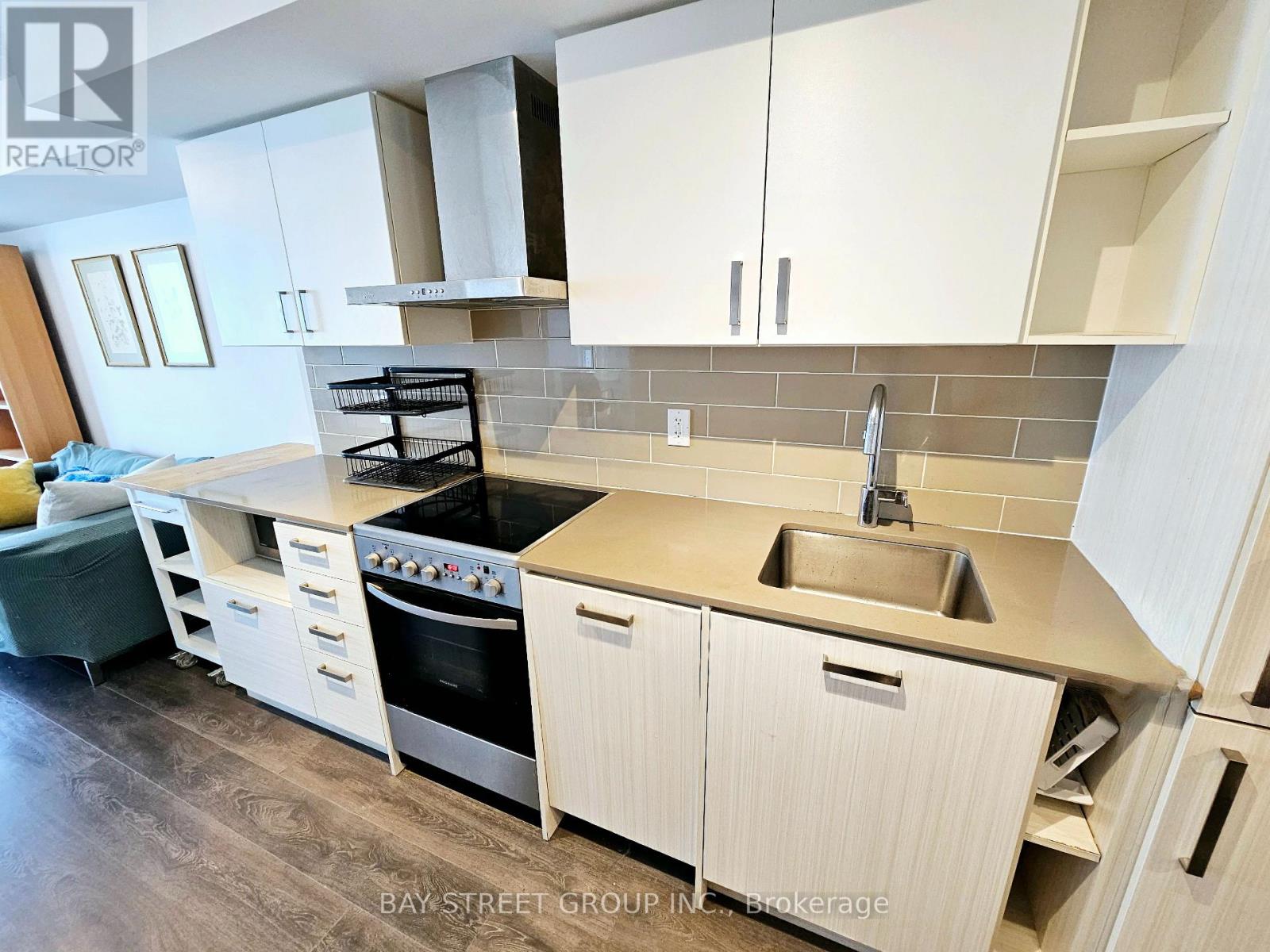 1205 - 125 REDPATH AVENUE