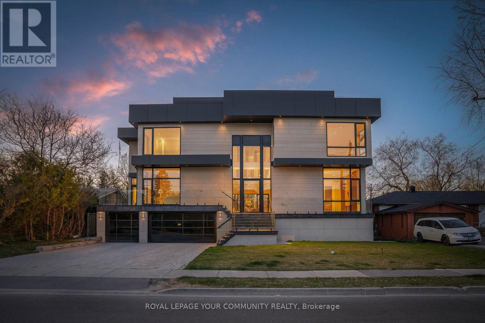 8 POPLAR DRIVE