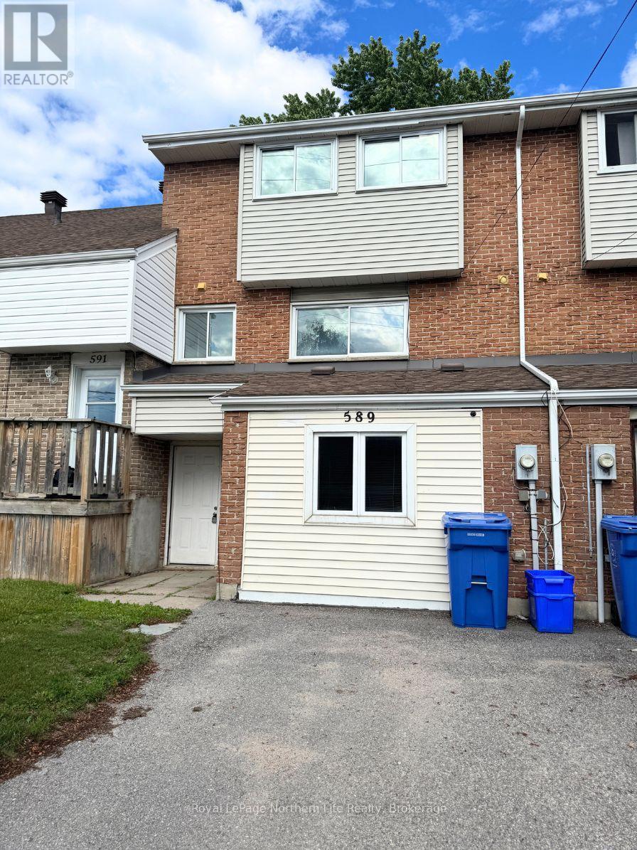 Photo 1 of 33 — 42 - 589 GORMANVILLE ROAD Unit 42, North Bay (West End), ON P1B8N9