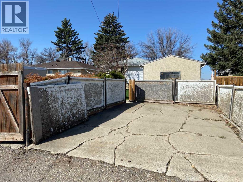 629 Stafford Drive N