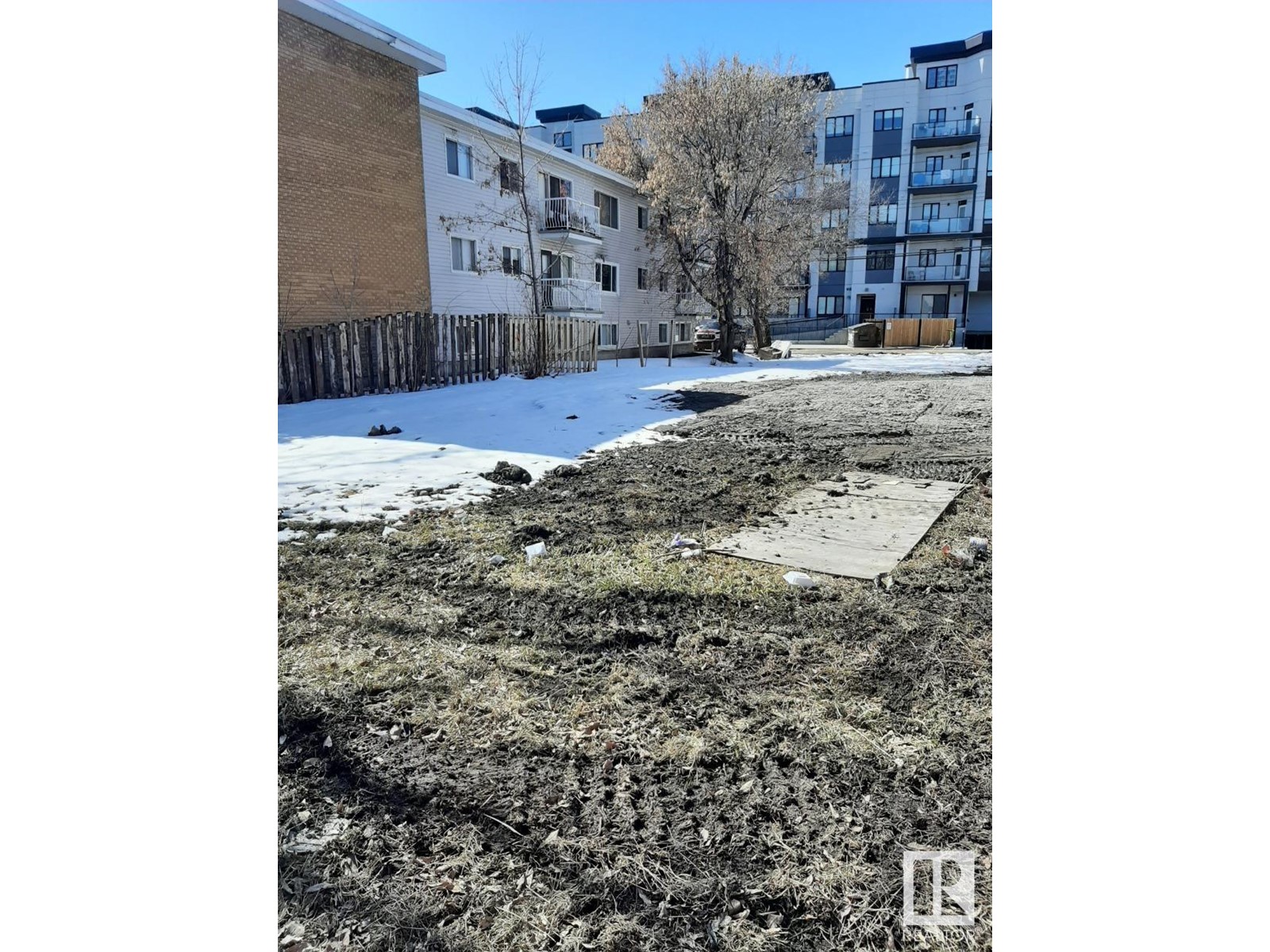 #1 10618 115 ST NW