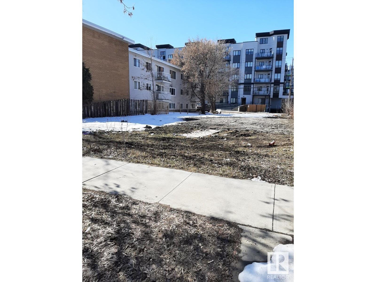 #1 10618 115 ST NW
