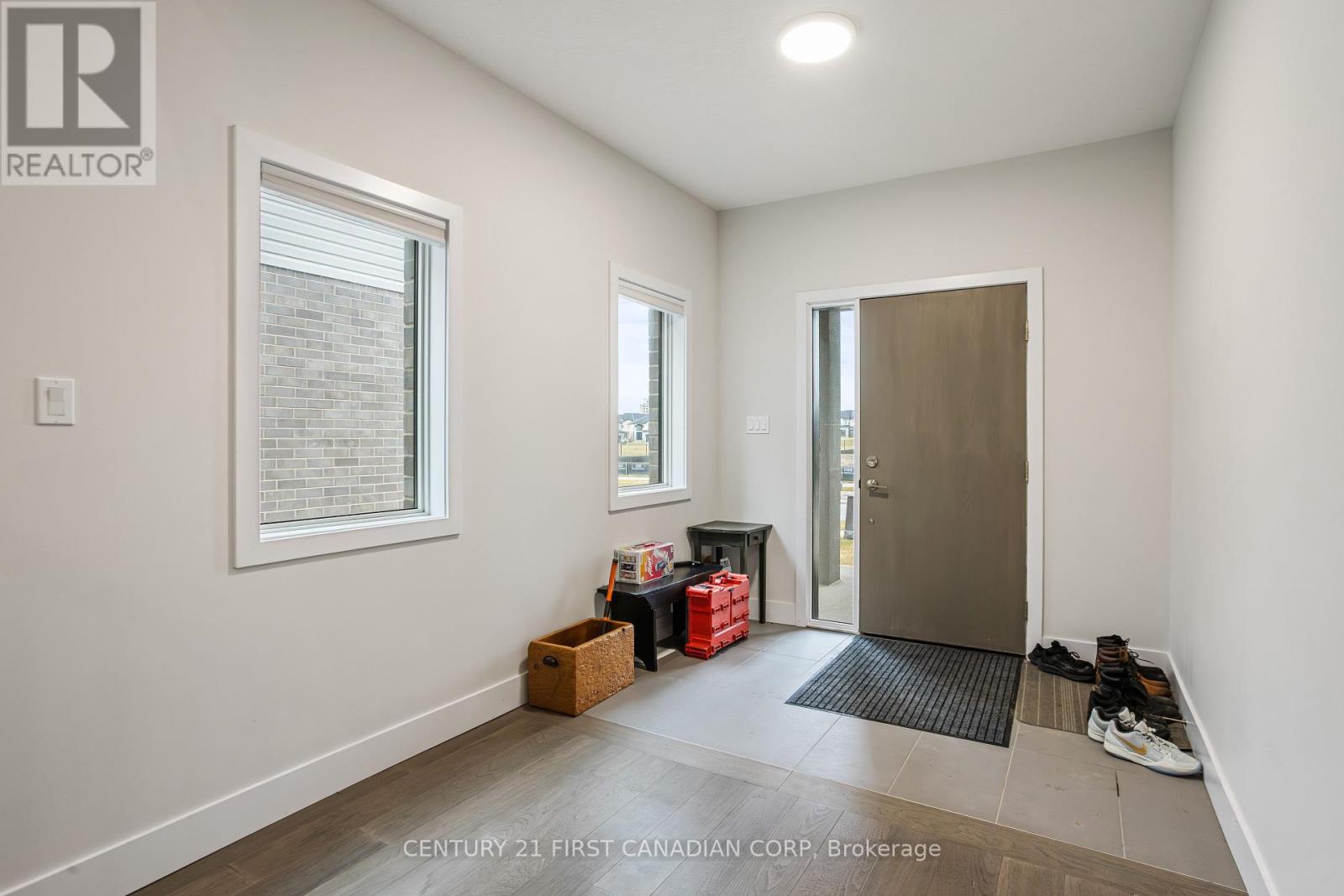 215 ROY MCDONALD DRIVE N