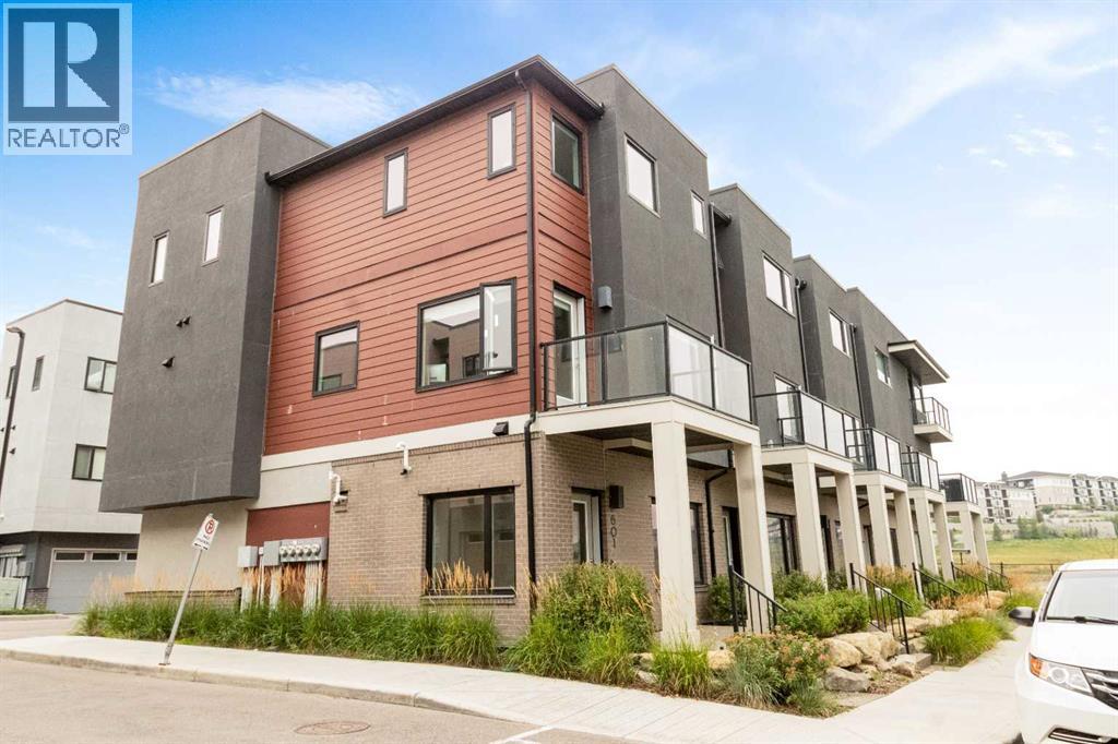 601, 218 Sherwood Square NW