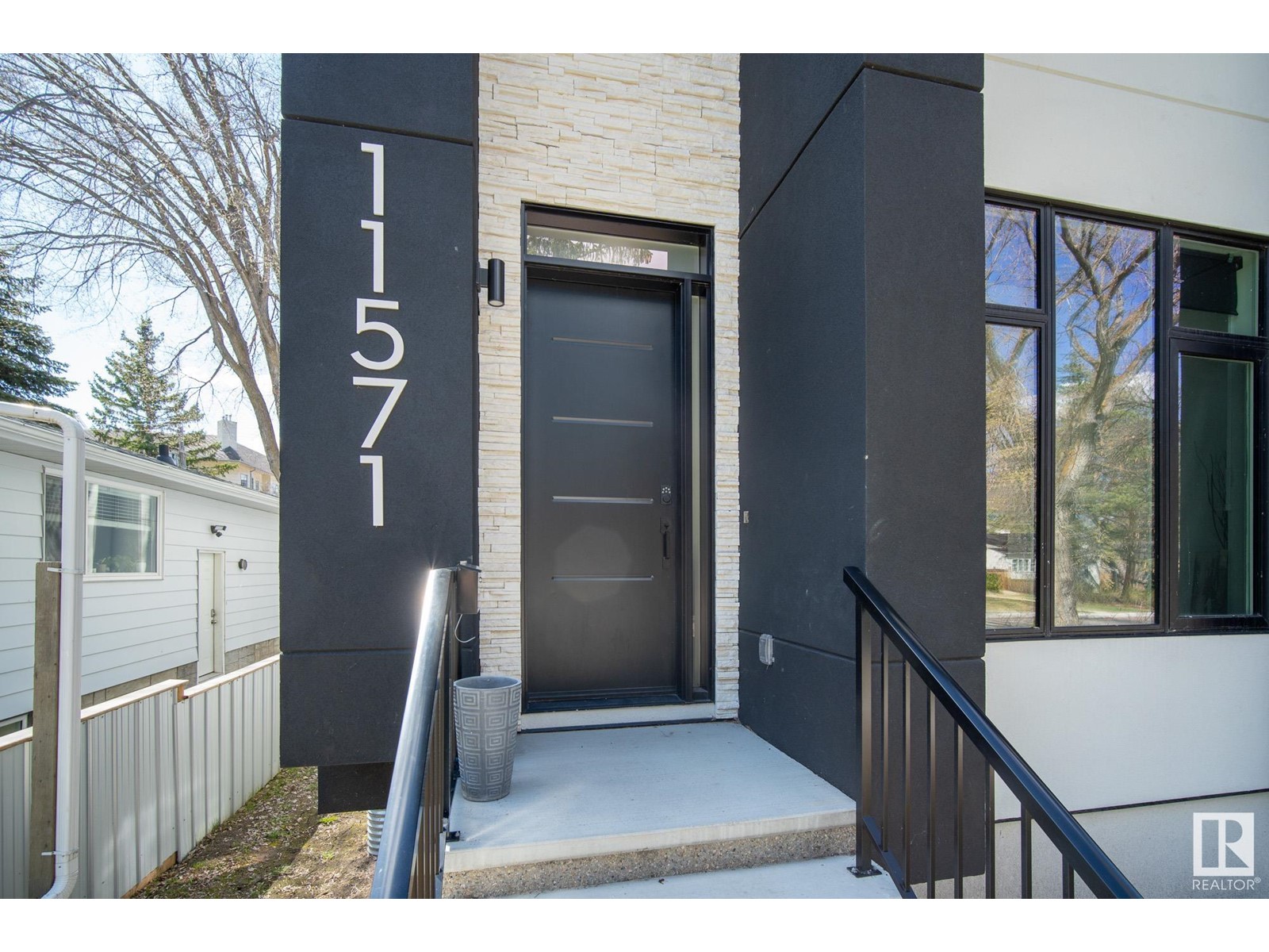 11571 80 AV NW