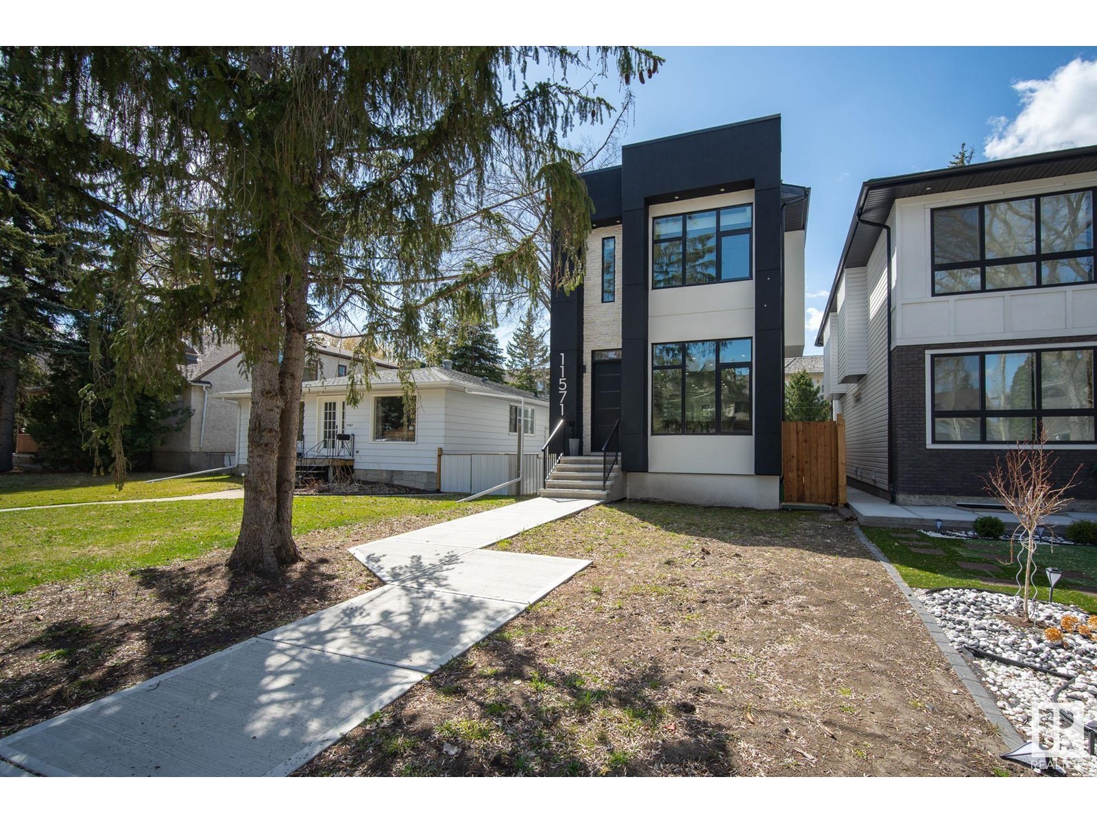 11571 80 AV NW