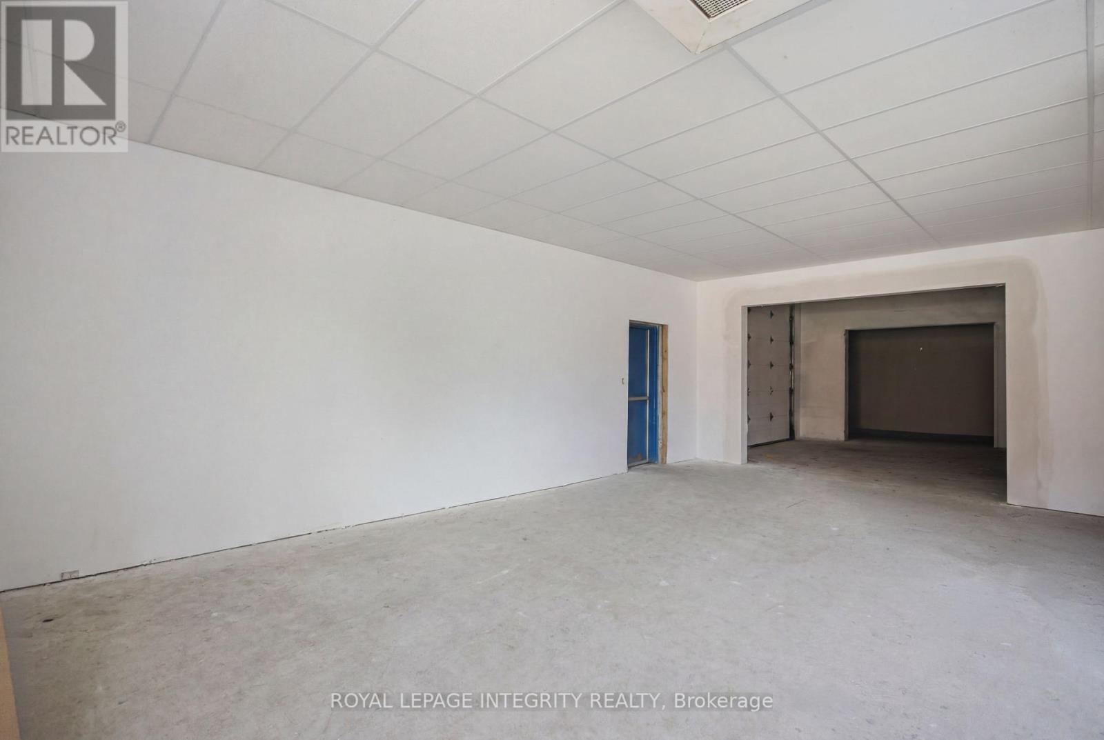 UNIT 3 - 104 ELGIN STREET W