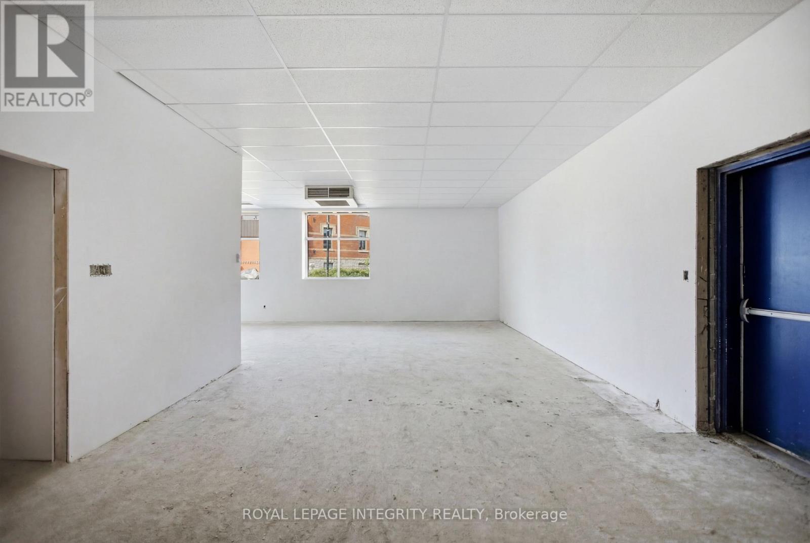 UNIT 3 - 104 ELGIN STREET W