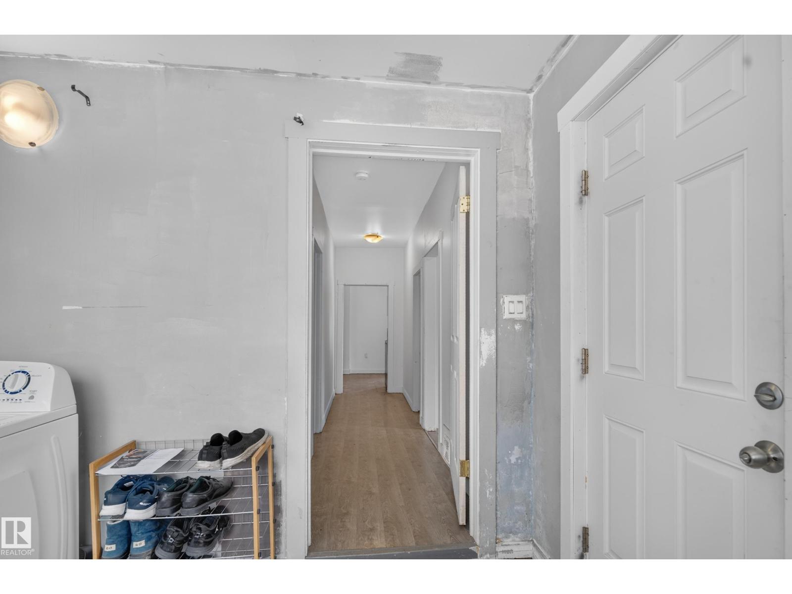 9124 119 AV NW