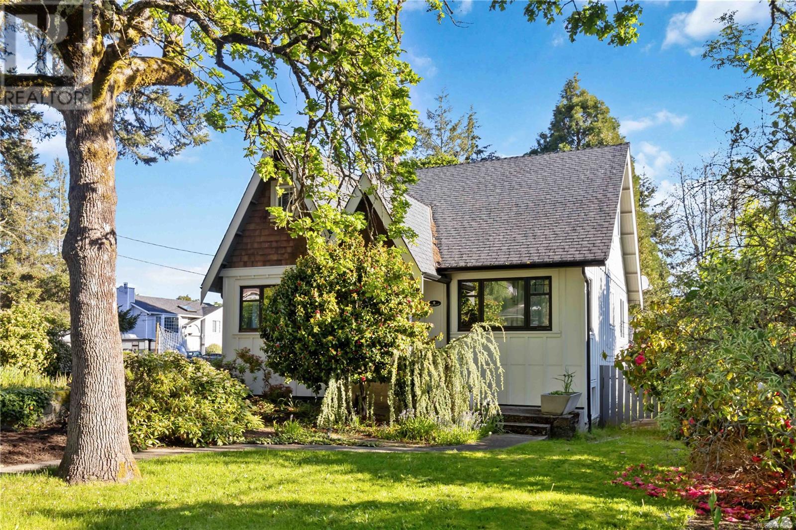 1060 Tulip Ave