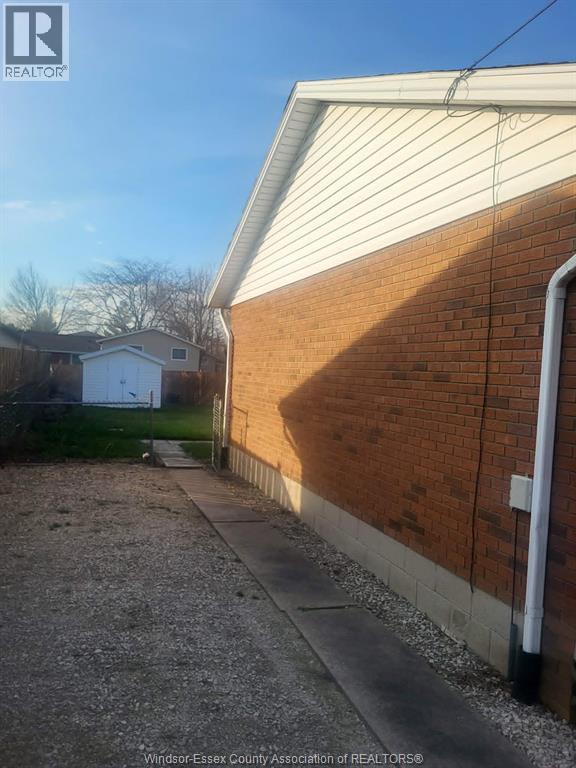 215 FAIRVIEW AVENUE East