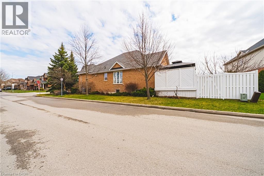 137 PINEHILL Drive
