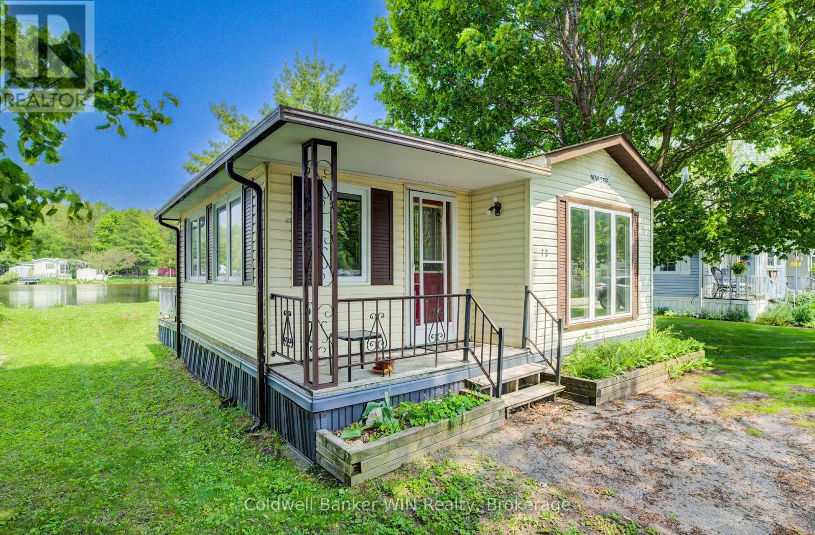 72 LAKESIDE, 7489 SIDE ROAD 5 E