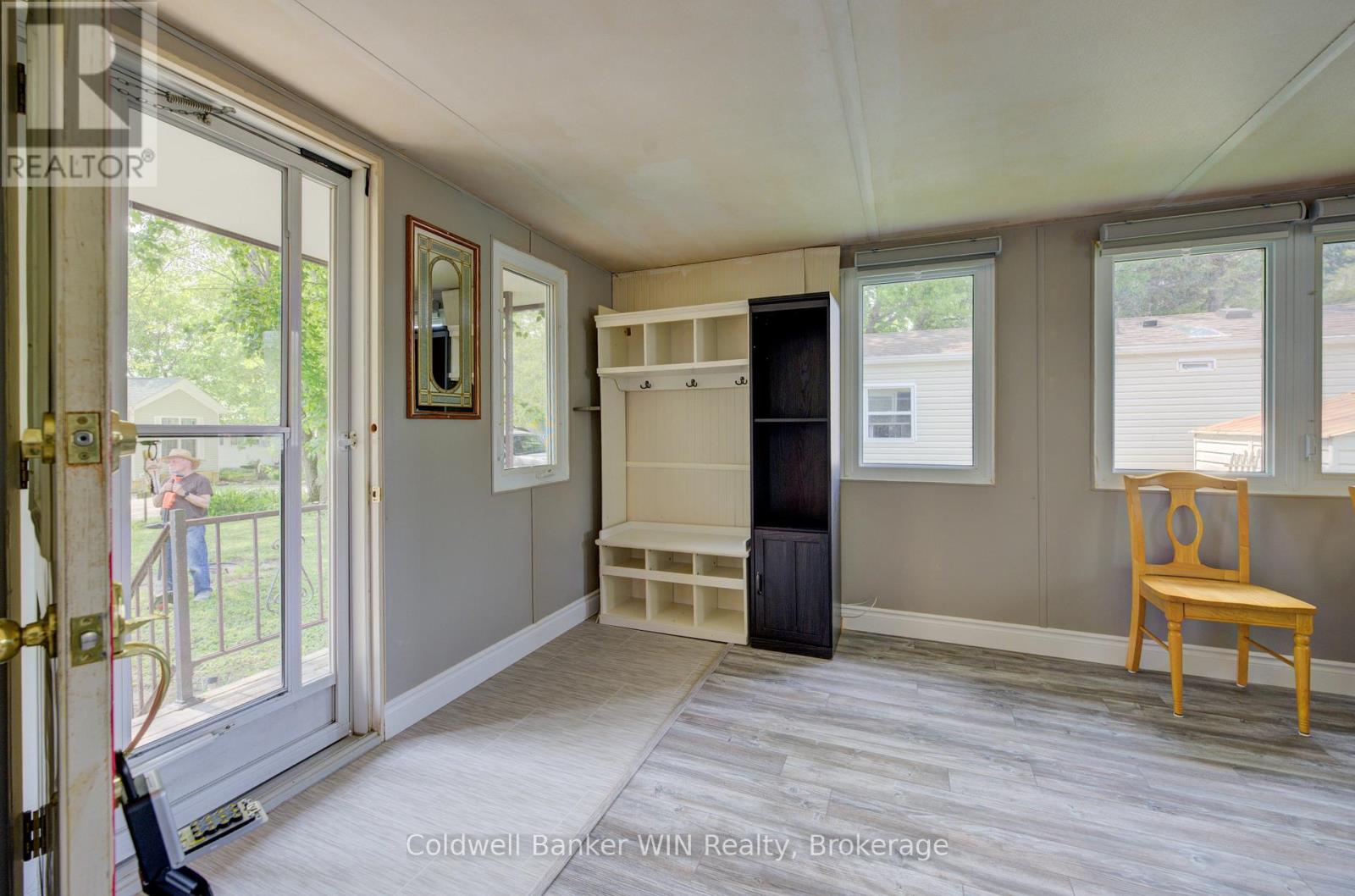 72 LAKESIDE, 7489 SIDE ROAD 5 E
