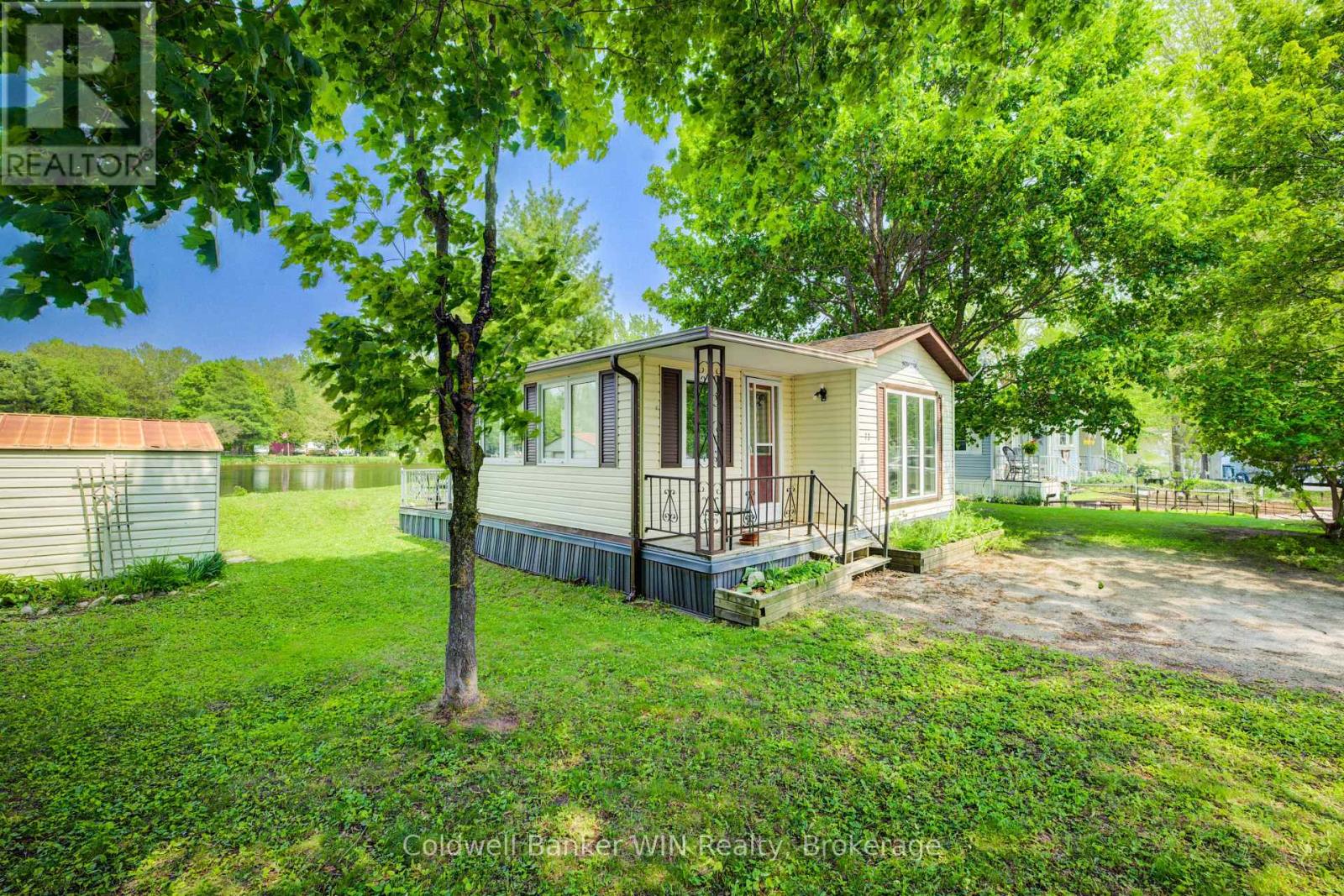 72 LAKESIDE, 7489 SIDE ROAD 5 E