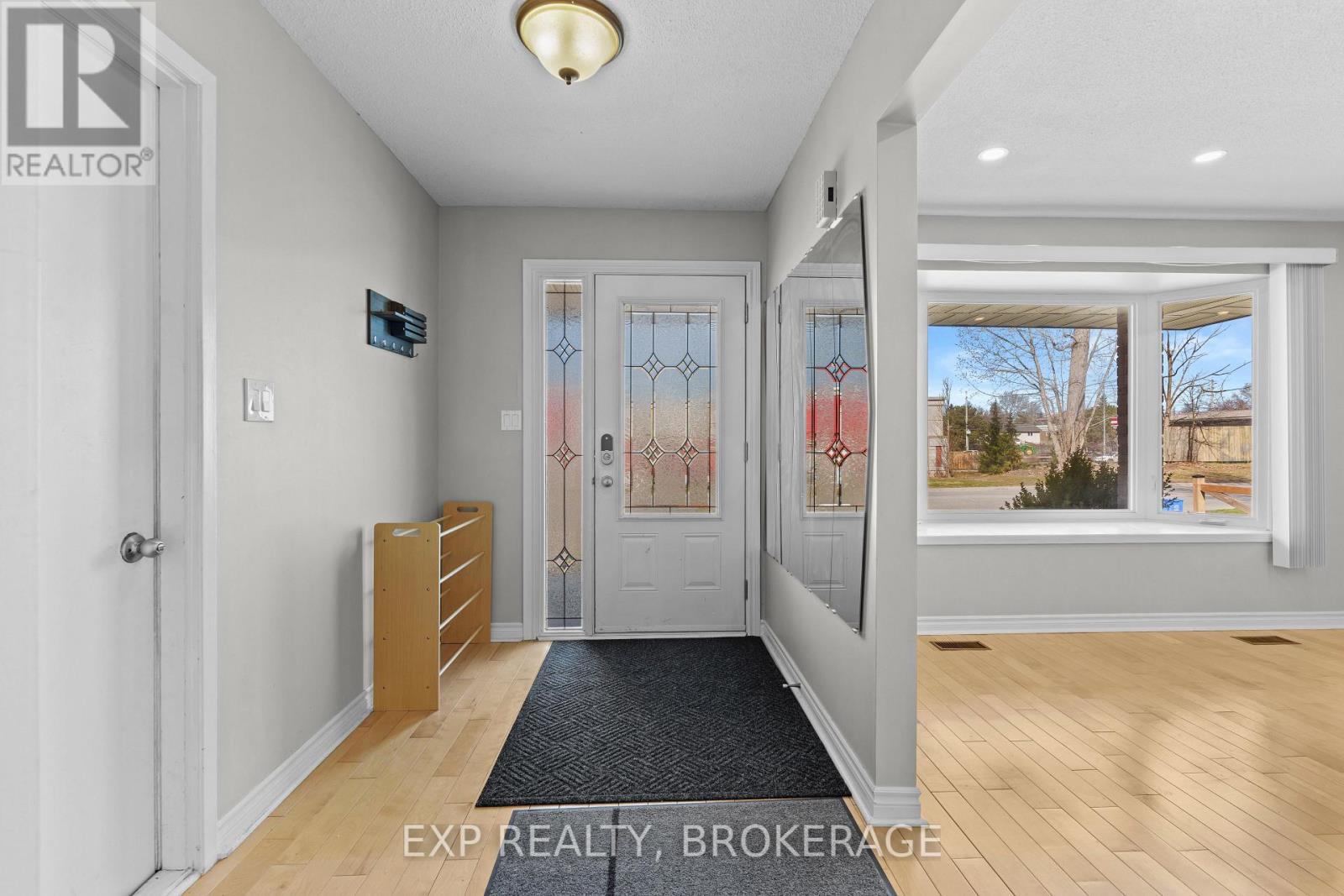 15 WINDFIELD CRESCENT