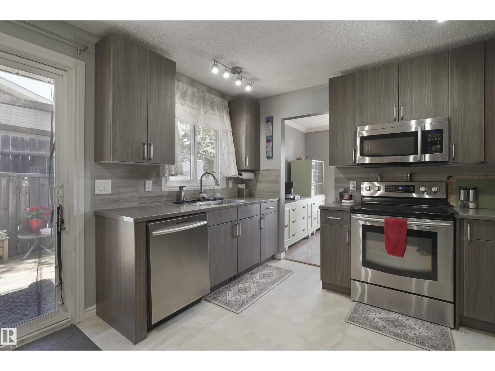 18522 99A AV NW
