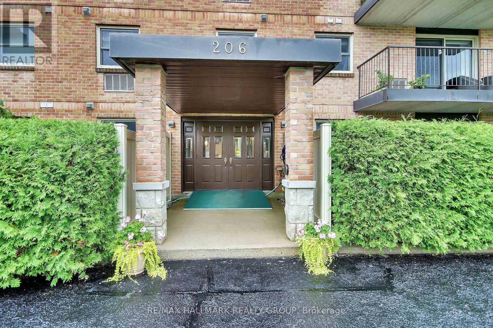 104 - 206 WOODWARD STREET