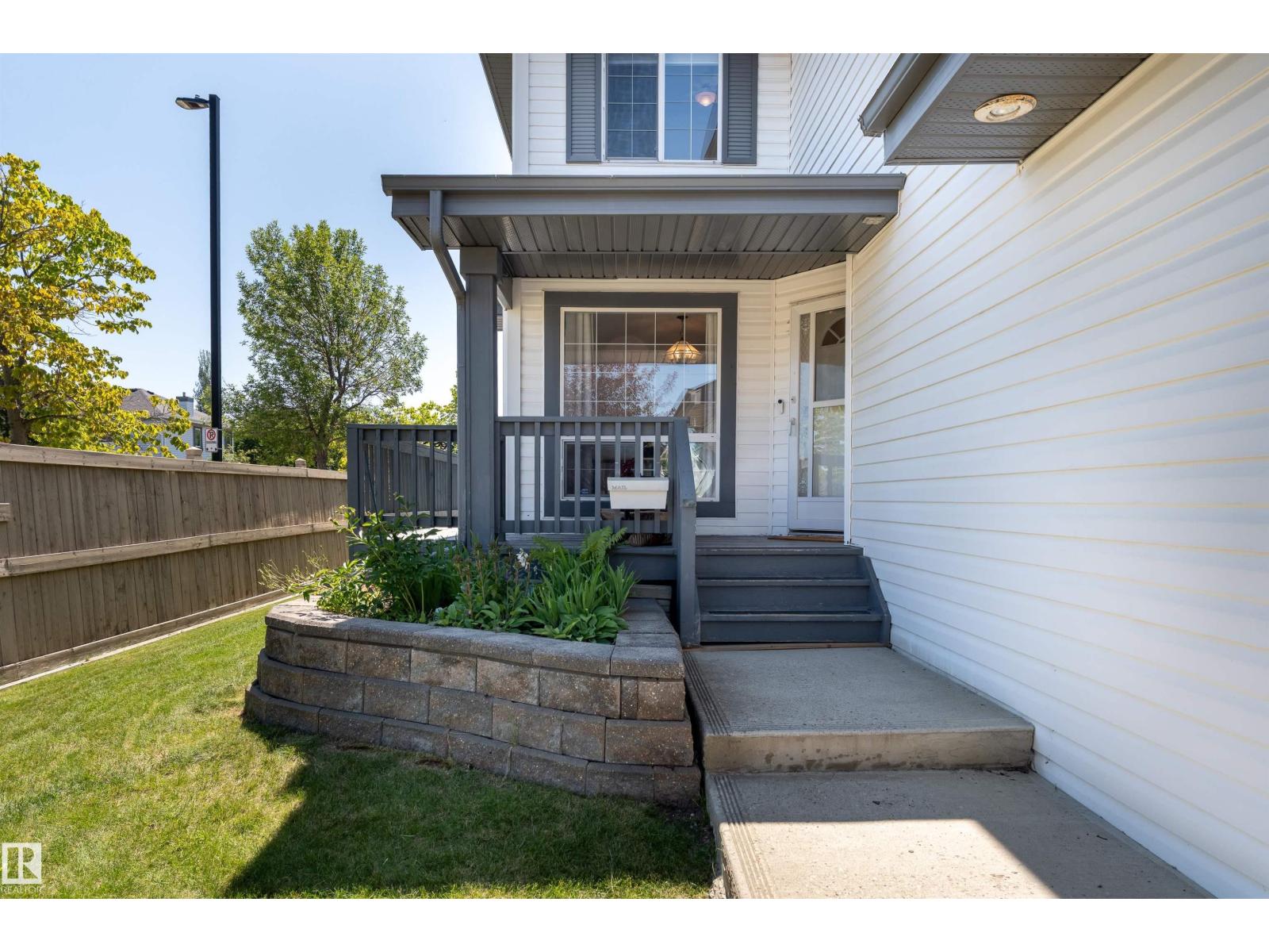 11805 10A AV NW