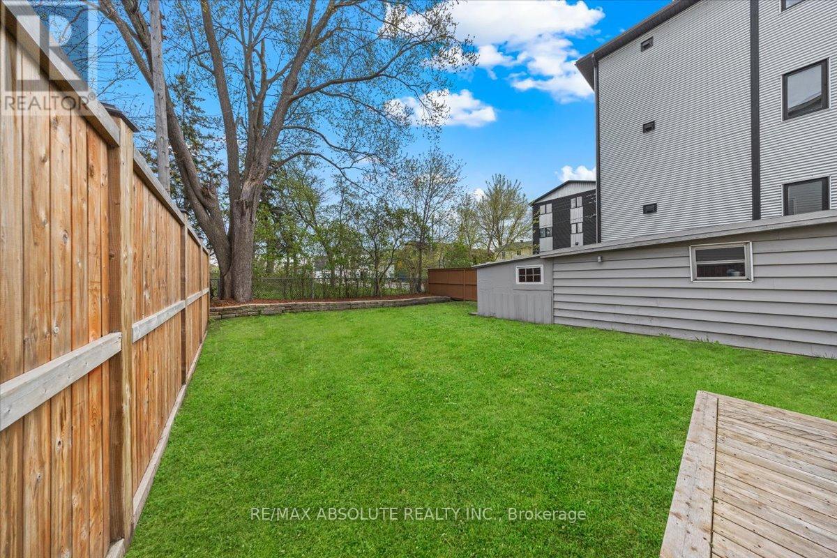 142 LEES AVENUE