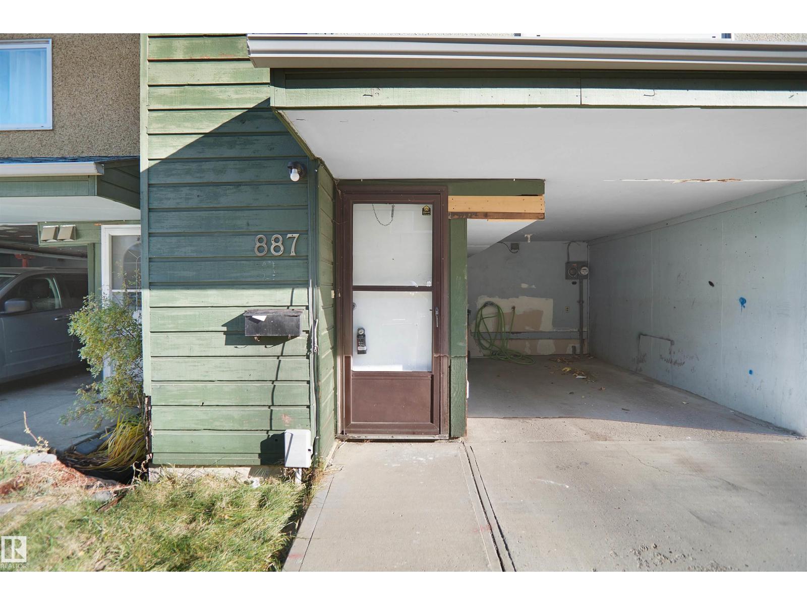 887 ABBOTTSFIELD RD NW