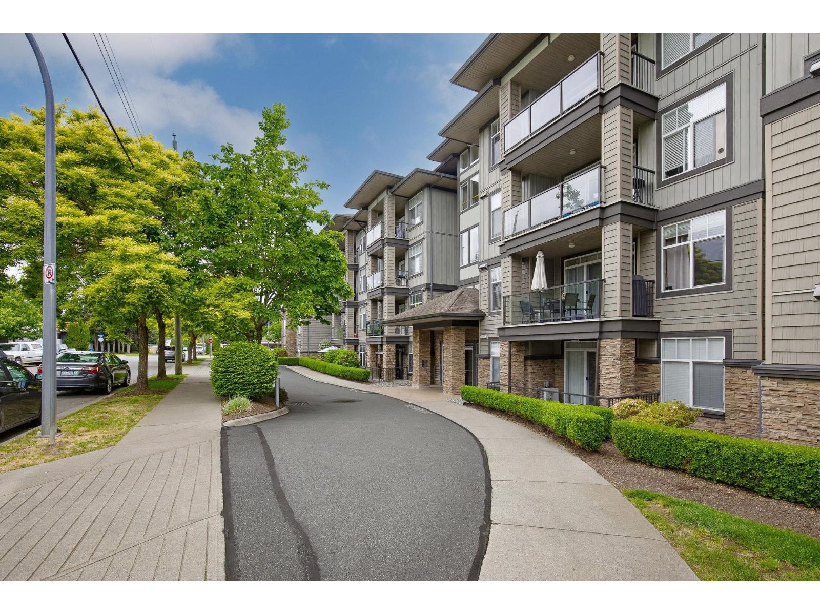 403 2068 SANDALWOOD CRESCENT