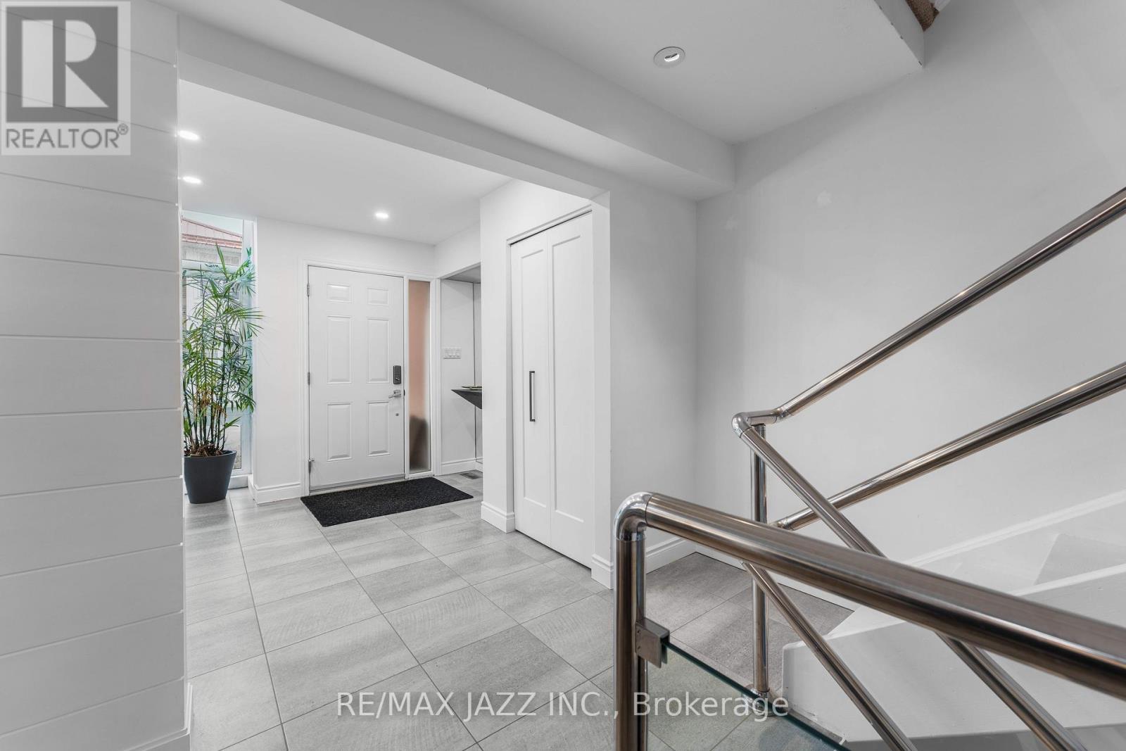 48 - 1 PLACE D'ARMES