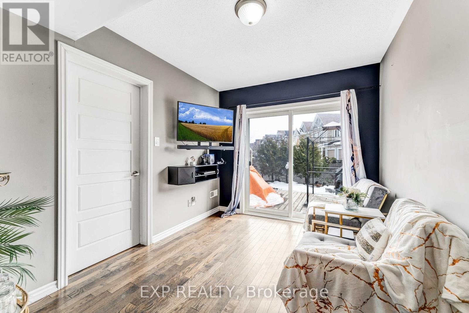 489 COLDWATER CRESCENT