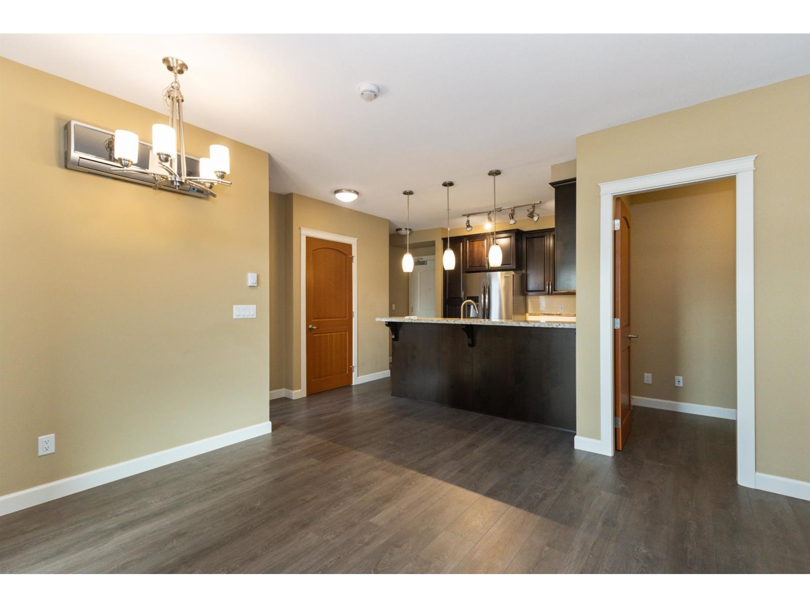 424 2860 TRETHEWEY STREET