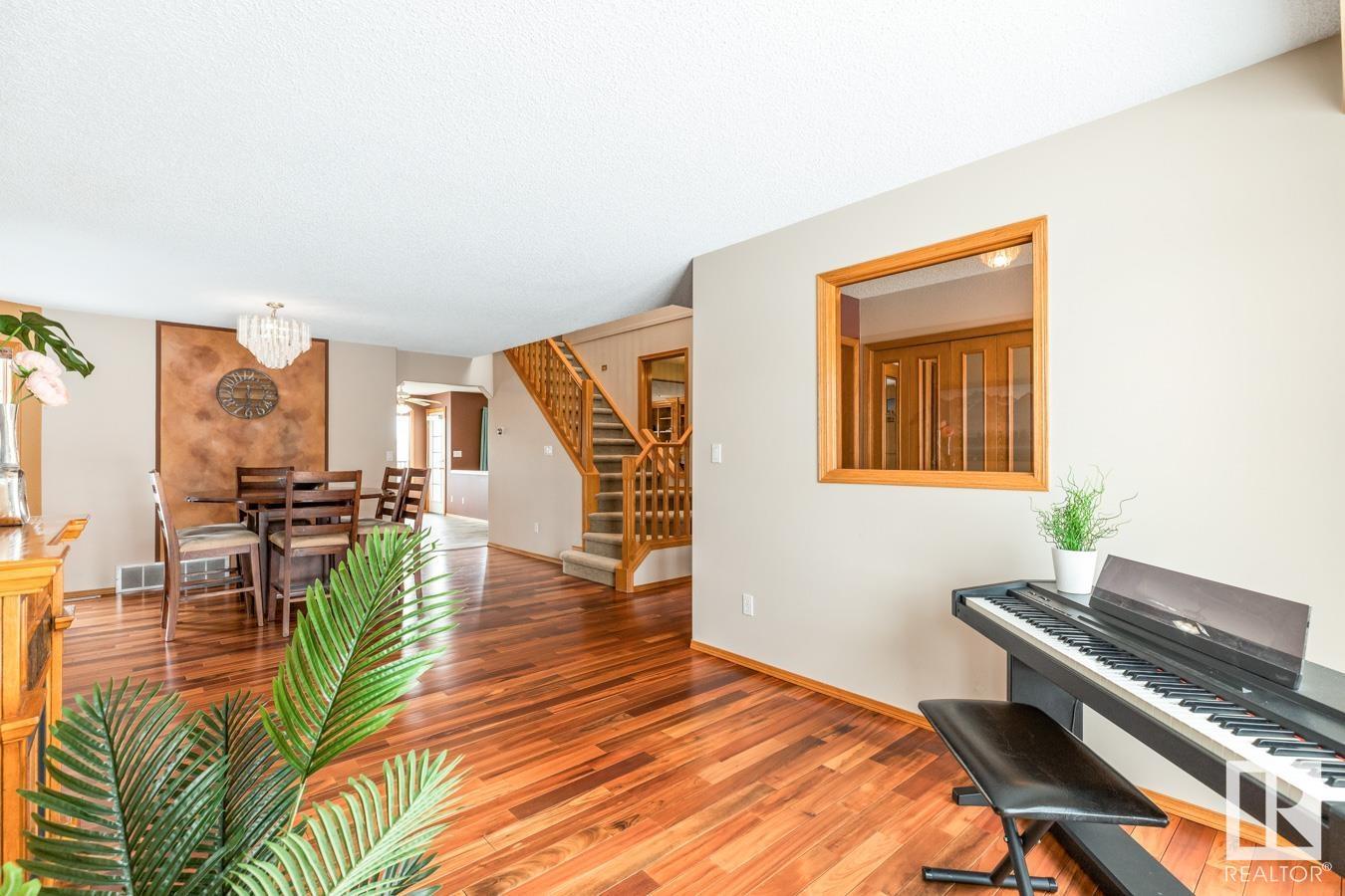408 HOLLICK-KENYON RD NW