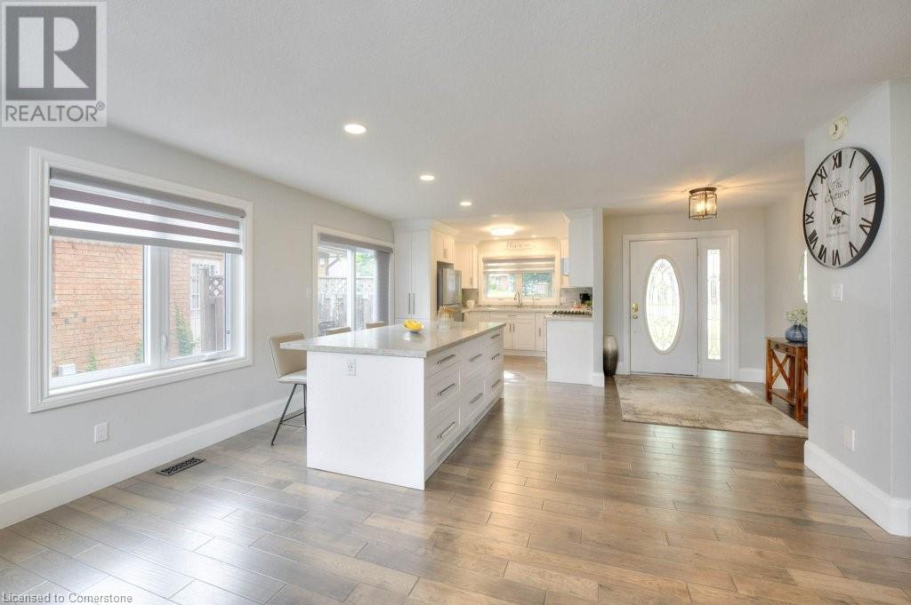 318 ROXTON Drive Unit# 3