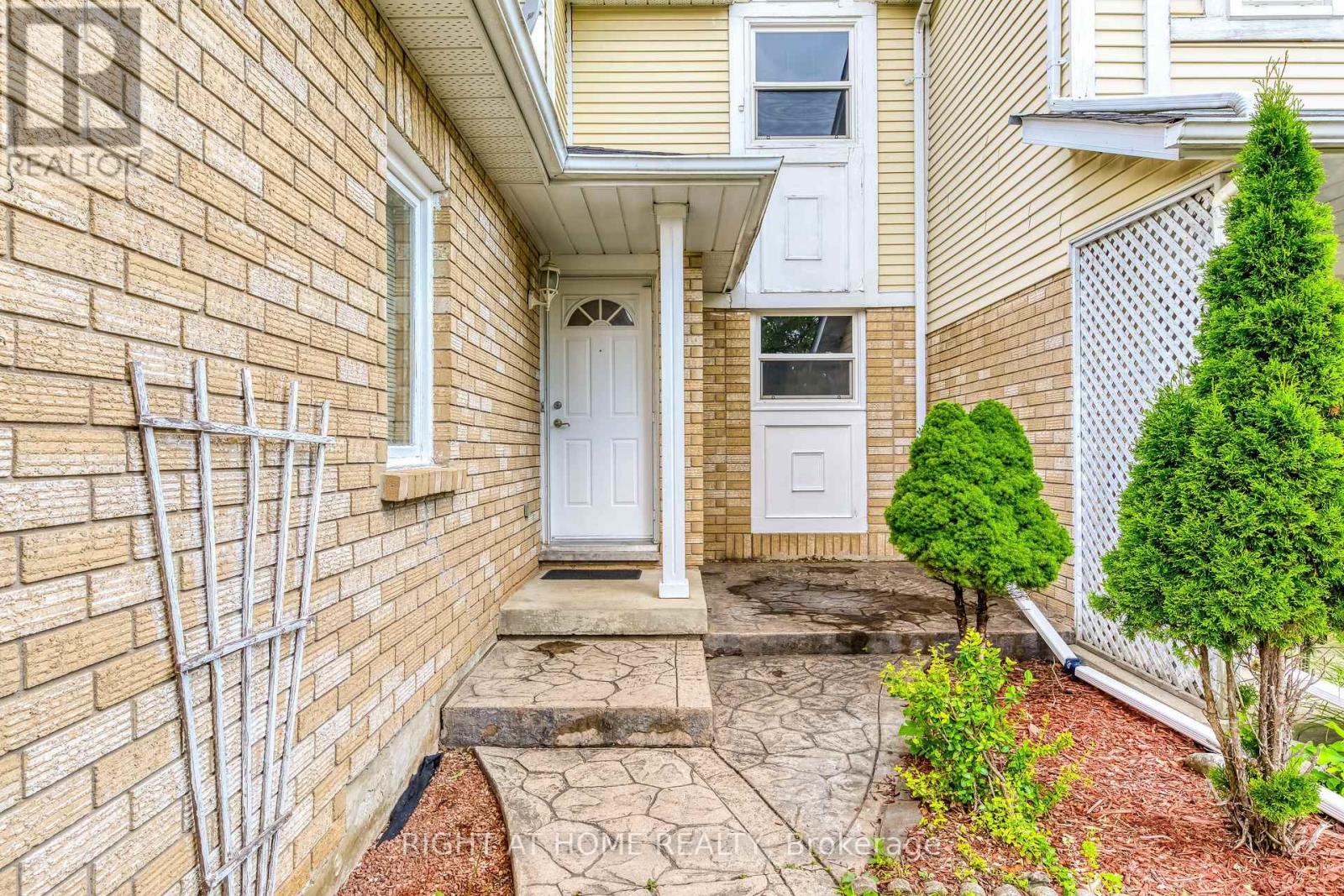 68 MIDDLEMISS CRES CRESCENT