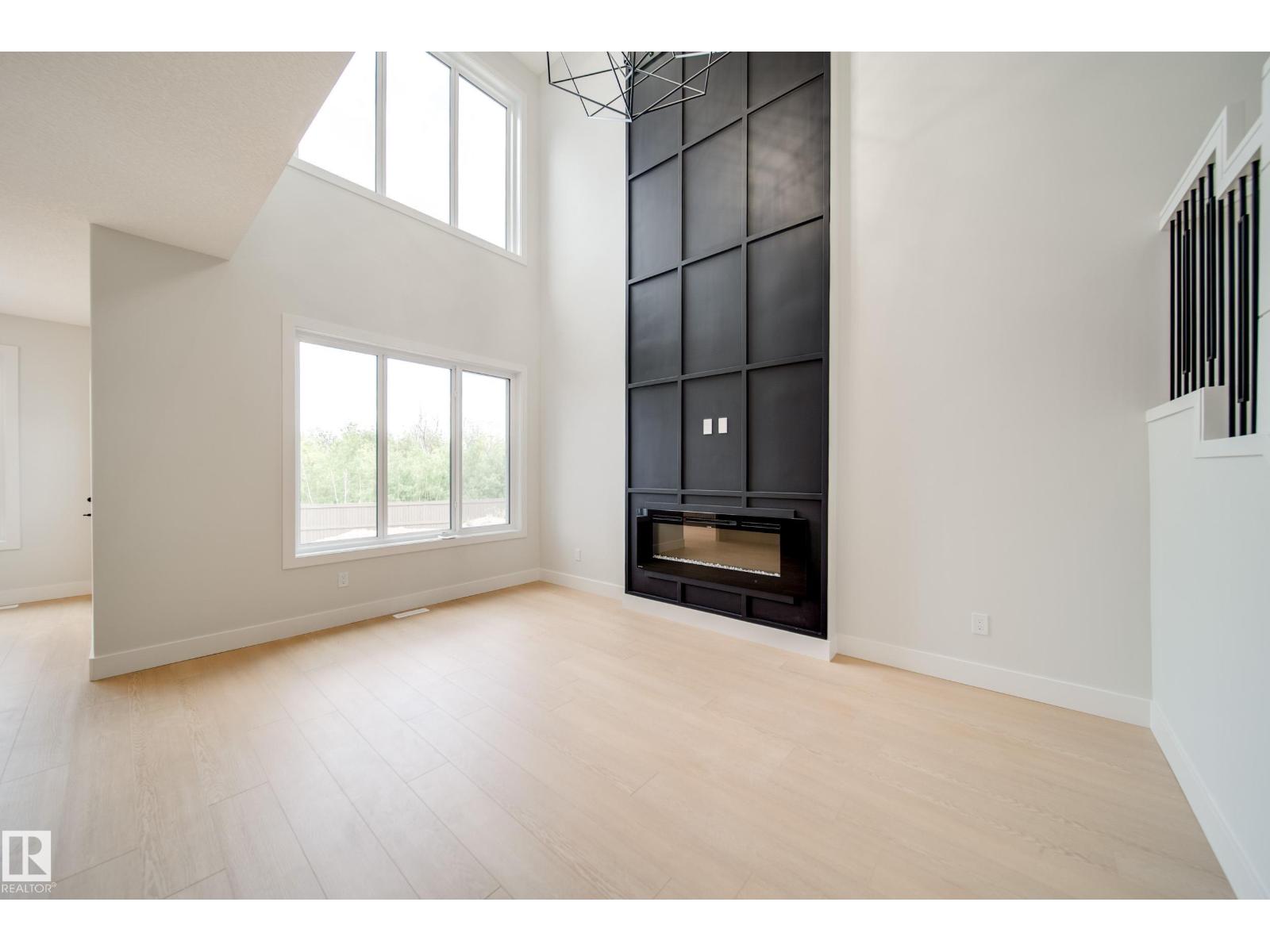 8824 183 AV NW