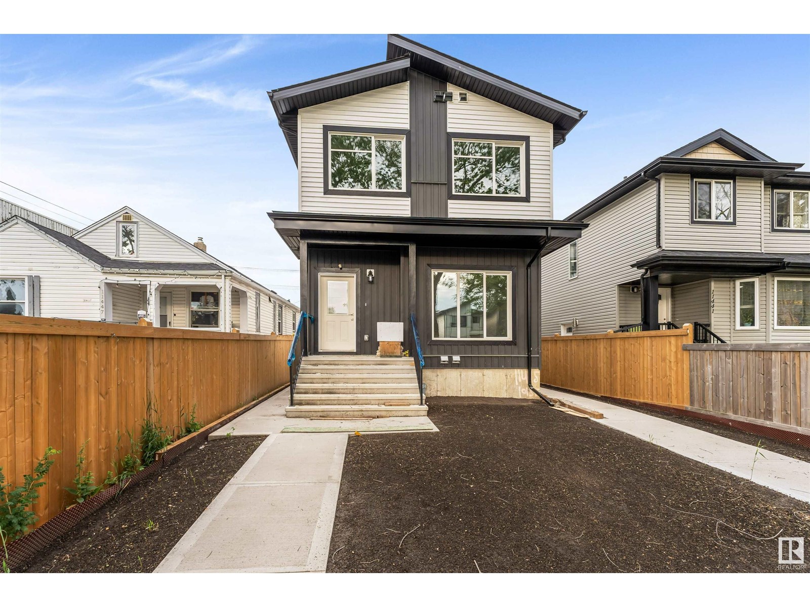 11445 101 ST. NW