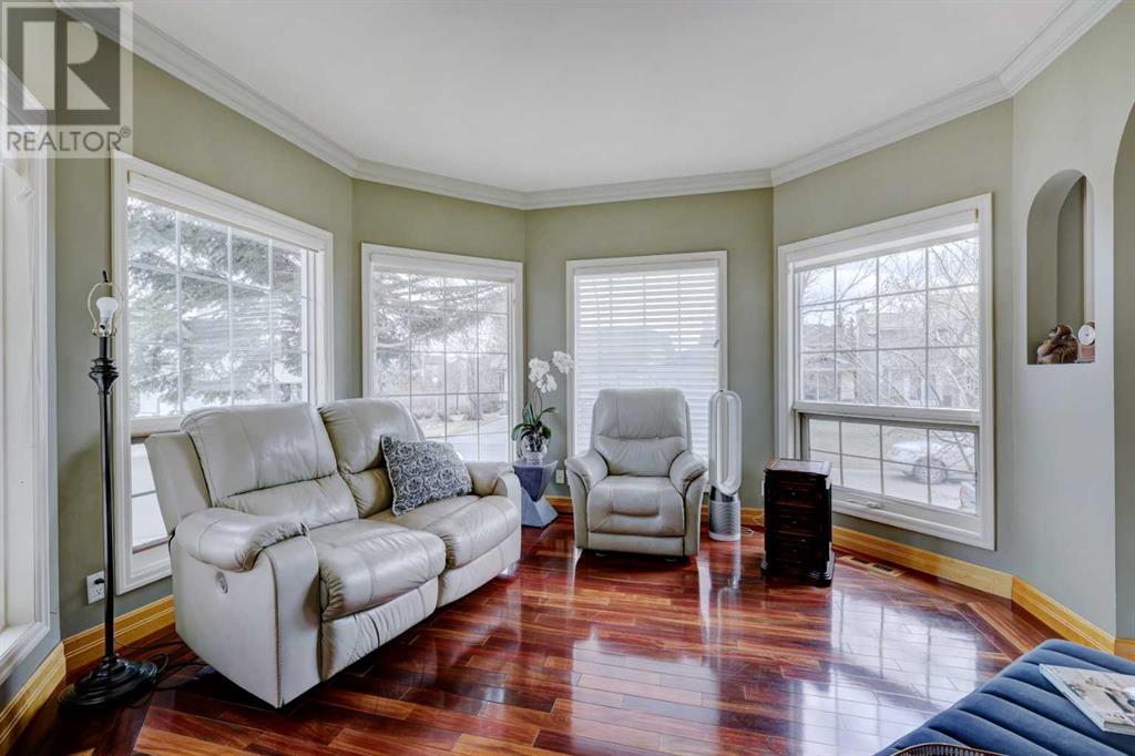 220 Santana Bay NW