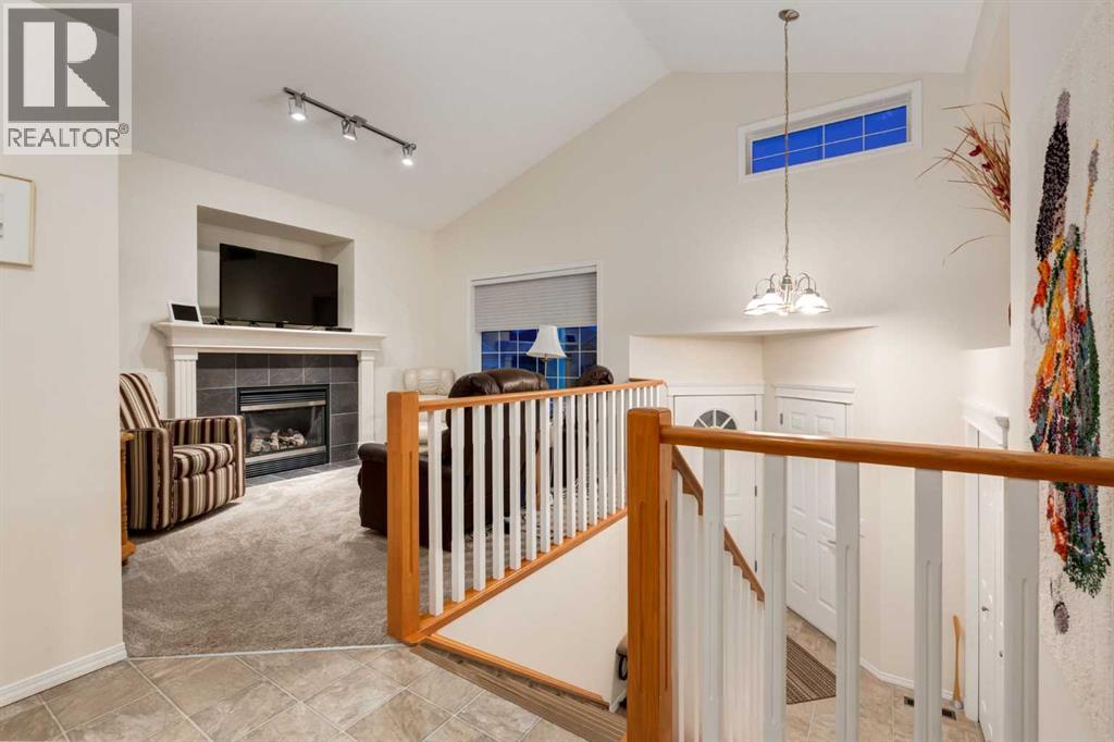 1936 THORNBIRD Road SE