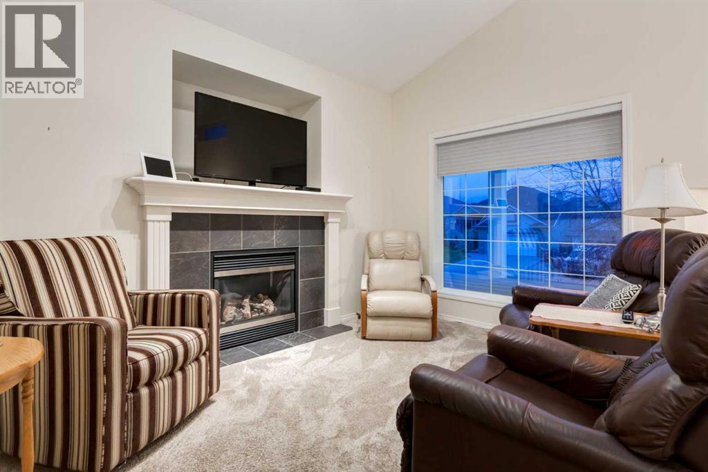 1936 THORNBIRD Road SE