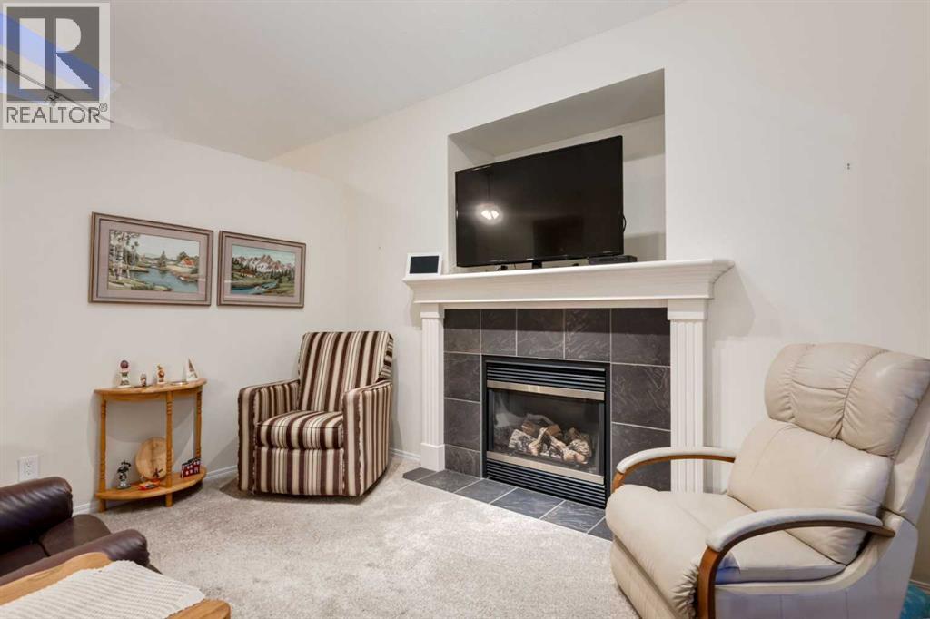 1936 THORNBIRD Road SE