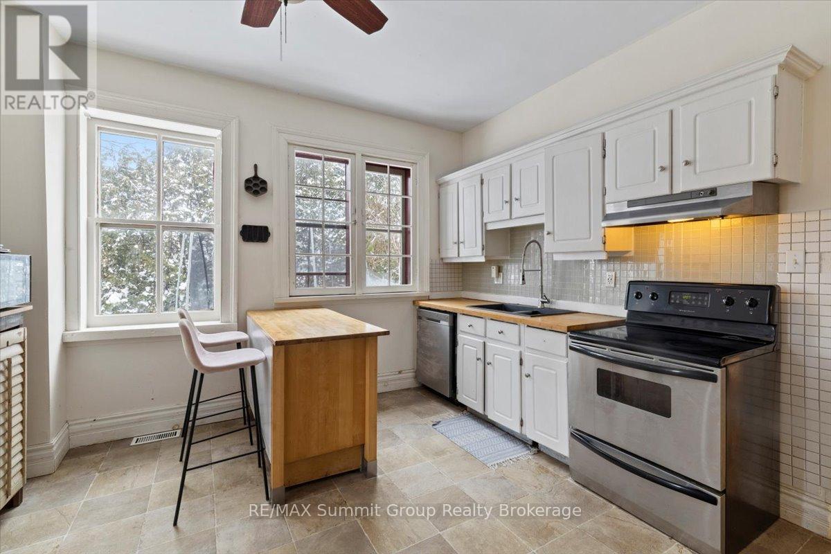 13 COLLINGWOOD STREET